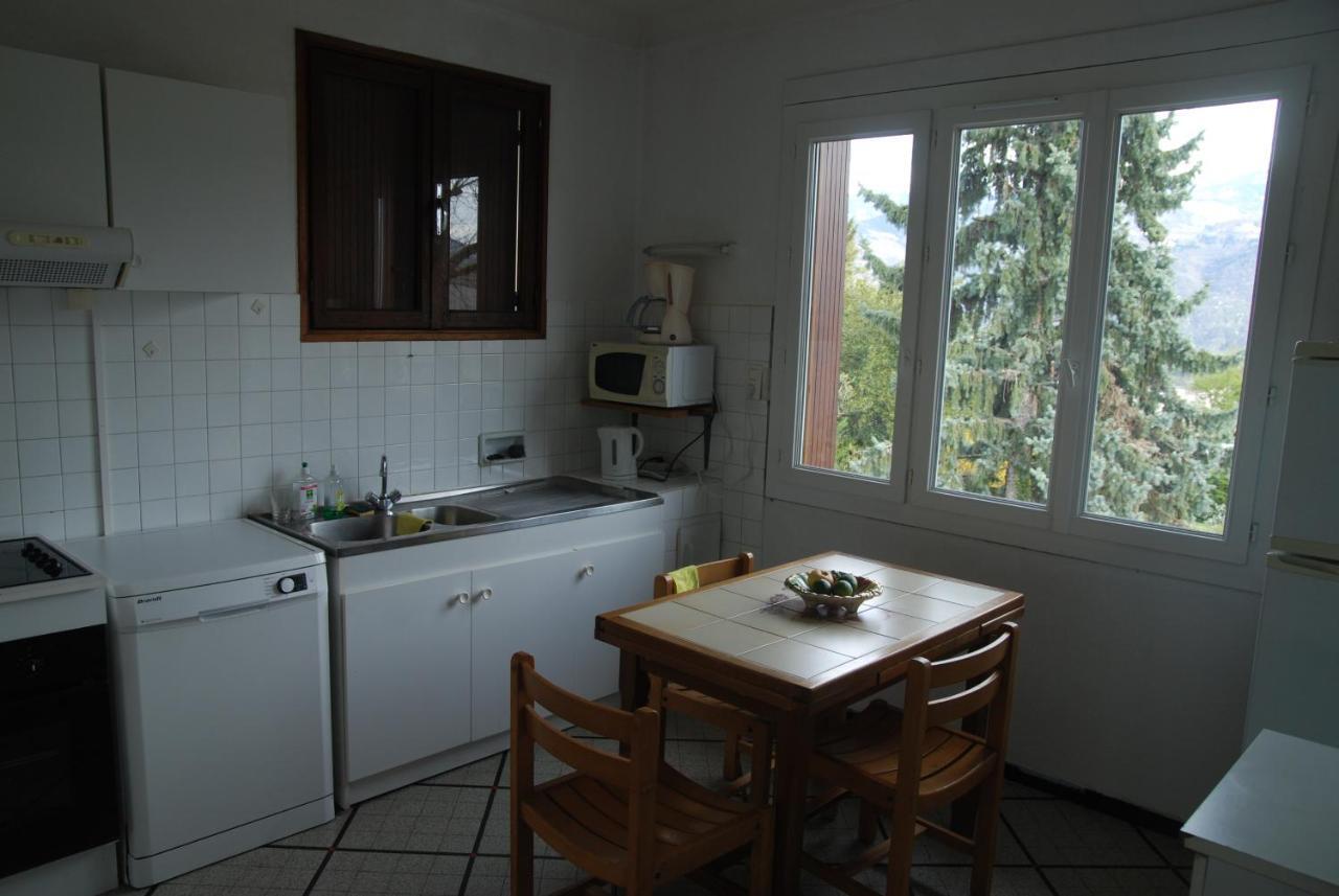 Spacious Home At The Heart Of Saint Ismier ภายนอก รูปภาพ